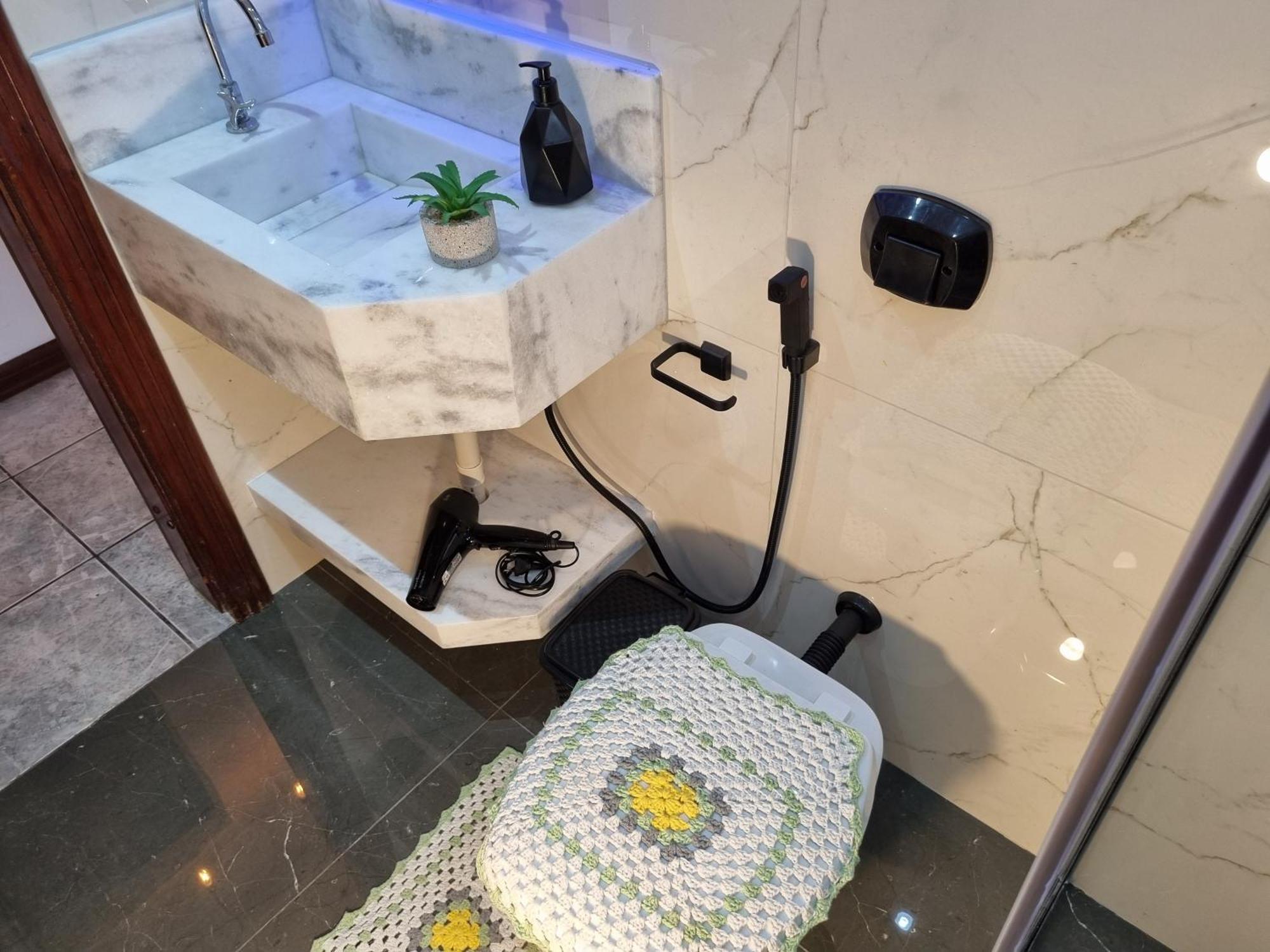 Uma Quadra E Meia Do Mar Ar Wifi Smart Tv อิตาเปมา ภายนอก รูปภาพ